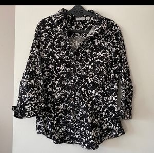 NY&Co Black White Floral Button Down Blouse